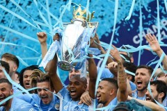 曼联球员换发型成焦点：头发移植在足球界风靡